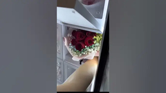 Máquina de venda de flores frescas no campo