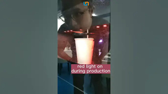 Como comprar uma xícara de café em uma máquina de café? #café #venda #máquinadevenda