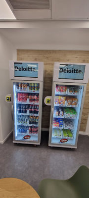 Frigorífico inteligente de 240 V para snacks e bebidas frias Máquina de venda automática com leitor de cartões