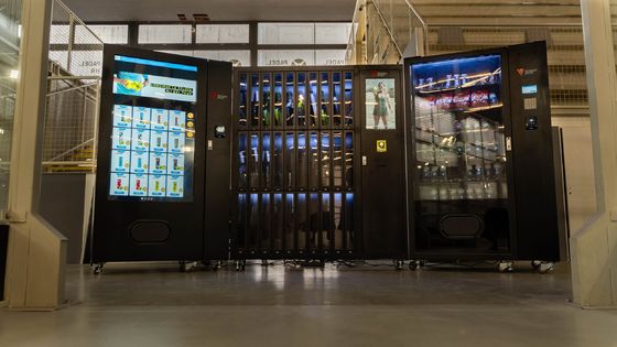 Máquina de lanches de estrutura de metal com capacidade de personalização de tela sensível ao toque