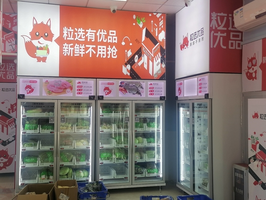 A máquina de venda automática esperta varejo desacompanhada do refrigerador para a garra saudável N do alimento vai refrigerador
