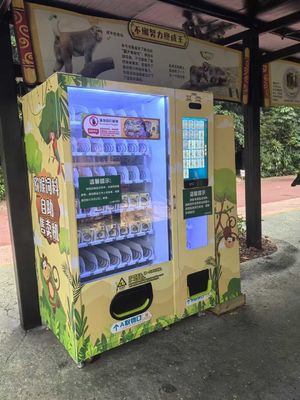 Máquina de venda de ração para animais com estrutura metálica conveniente para alta capacidade e reabastecimento confiável