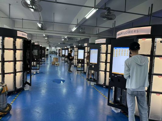 Máquina vendedora conveniente e de armários para shoppings estrutura de chapa de metal durável 420 kg capacidade